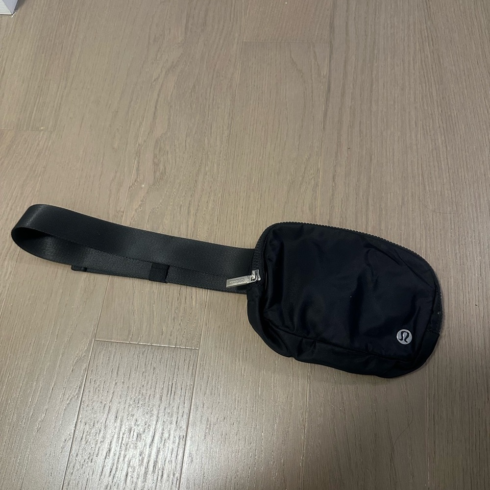 lululemon Everywhere Belt Bag 1L